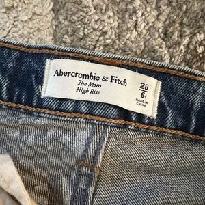 Abercrombie mom jeans, high rise, short length, size 6